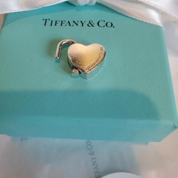 SOLD! - Picture 4 of 9